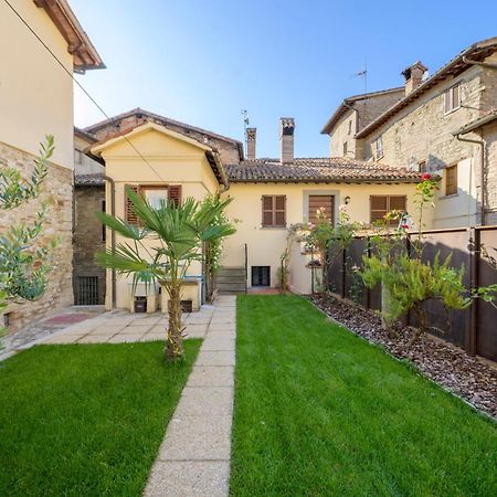 Апартаменты Via Mazzini 23A Губбио Экстерьер фото