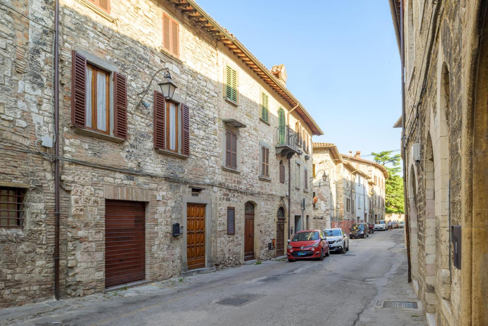 Апартаменты Via Mazzini 23A Губбио Экстерьер фото